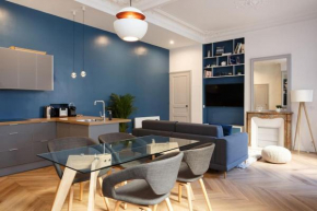 Renovated spacious Parisian apt near la Madeleine